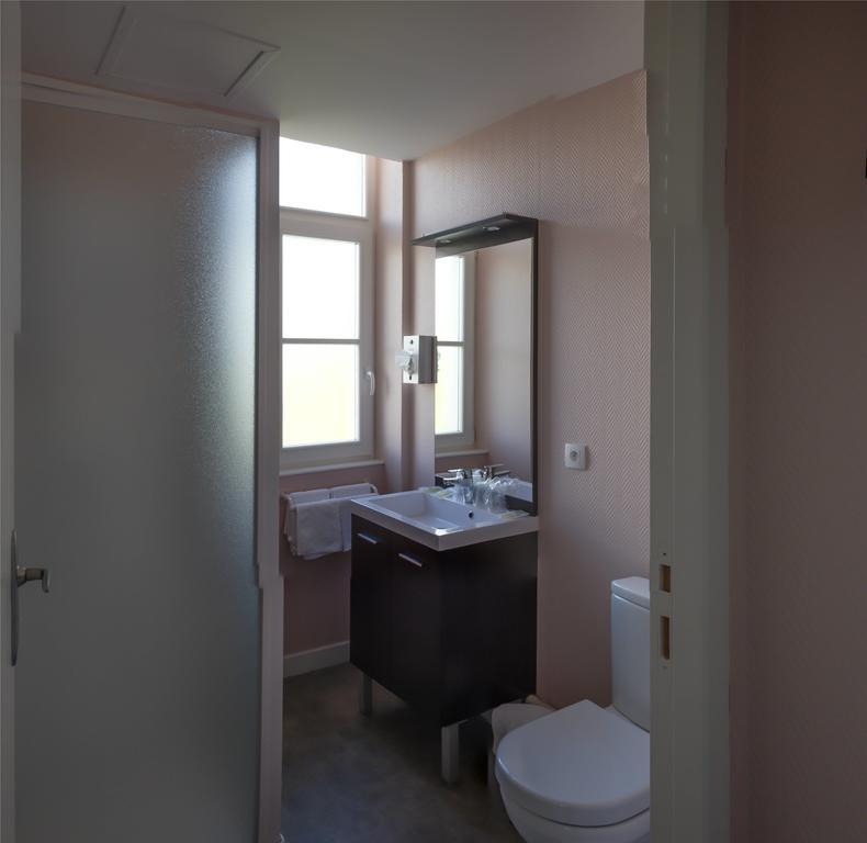 Castel Regina Otel Châtel-Guyon Oda fotoğraf