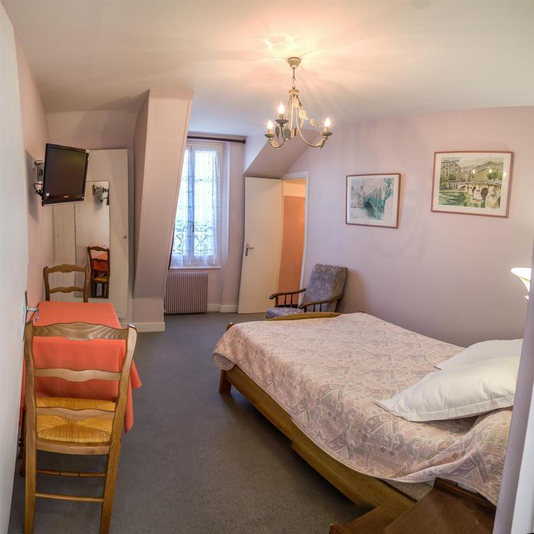Castel Regina Otel Châtel-Guyon Oda fotoğraf